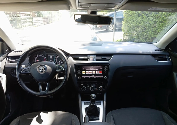 Skoda Octavia cena 45300 przebieg: 162000, rok produkcji 2018 z Śrem małe 56